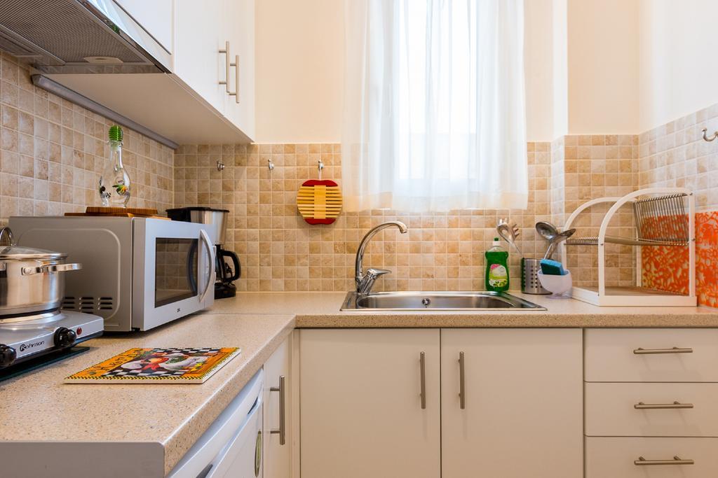 Ferienwohnung Charmy Petit Flat In Athen Exterior foto